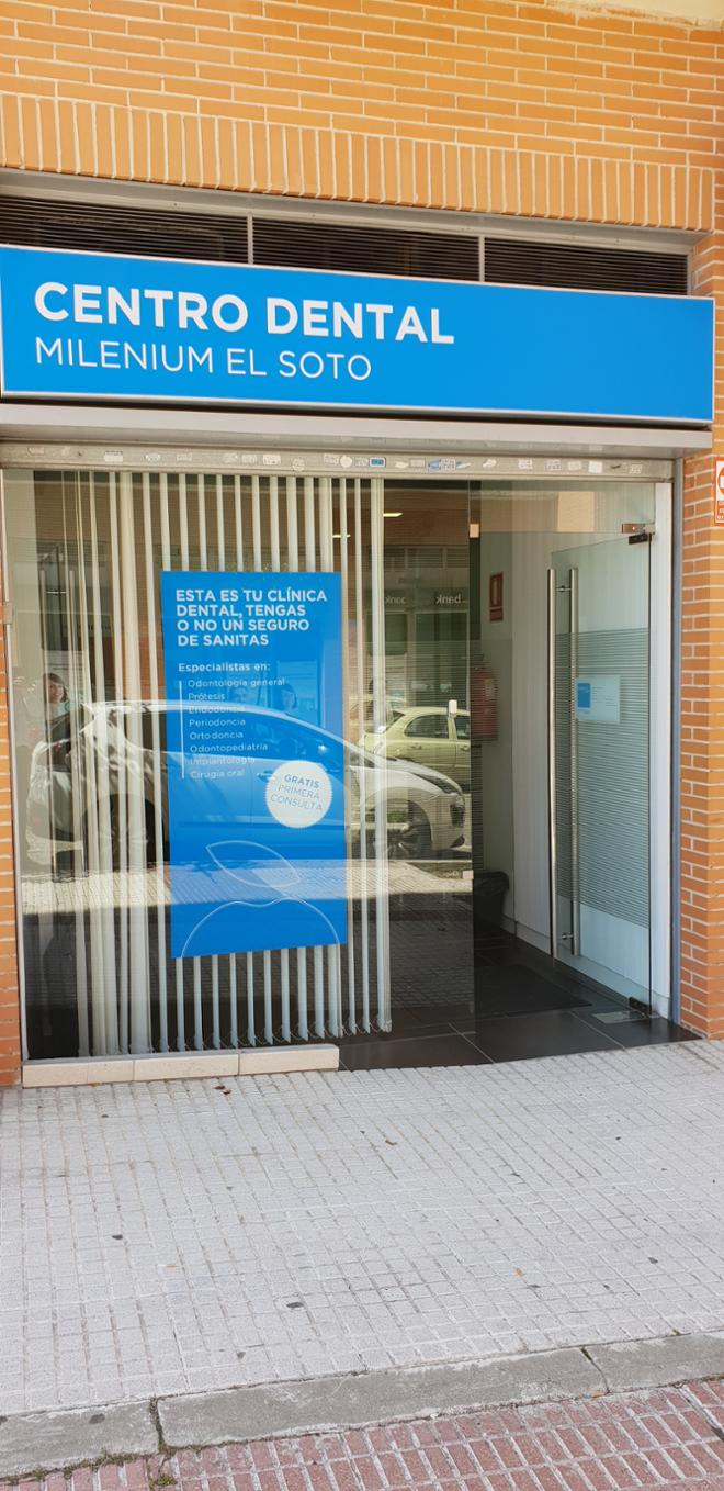 Sanitas Dental Móstoles el Soto fachada