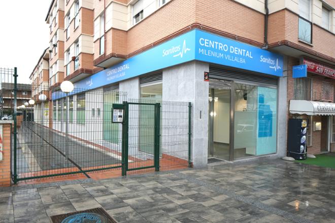 Fachada sanitas dental villalba