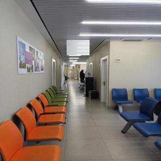 Zona de espera en Centro Médico Artaza