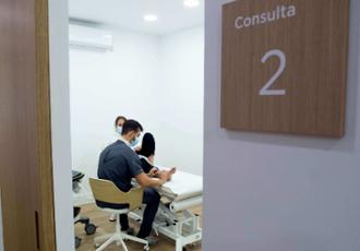 Consulta fisioterapia del Centro de Rehabilitación Avanzada Dr. Esquerdo