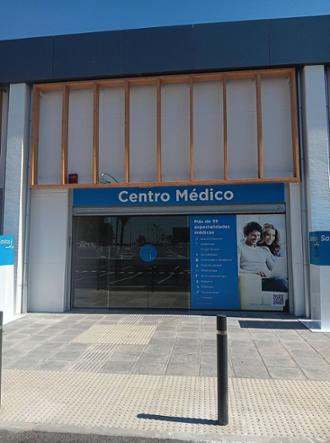 Entrada del Centro Médico Sanitas Málaga