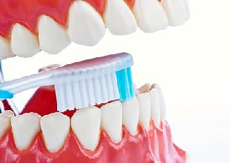 cuidado e higiene implantes dentales