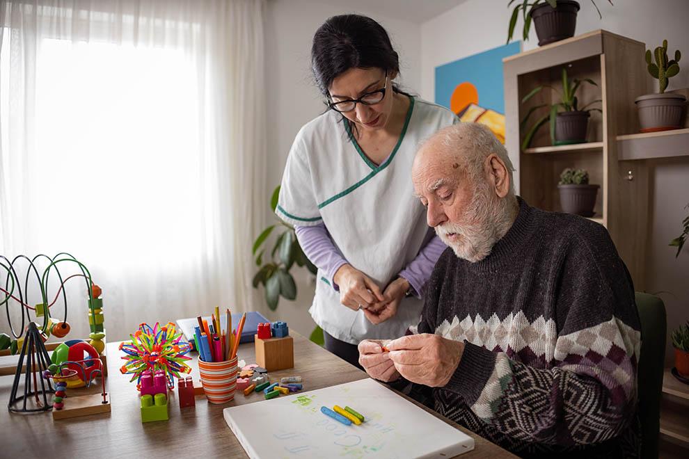 Anciano residencia enfermedad de Pick