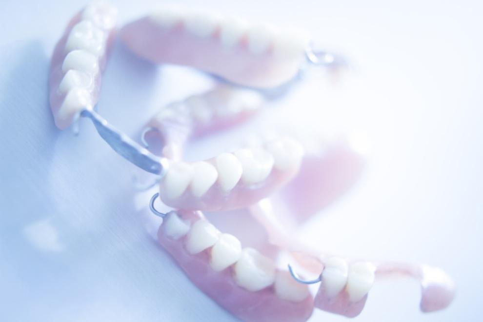 prótesis dental compostura