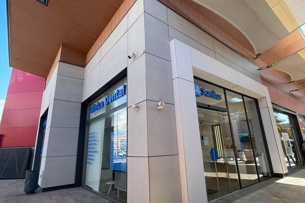 Clínica Dental Sanitas Los Patios en Málaga