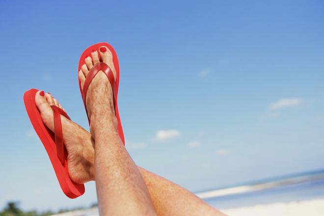 Cuidado pies de mayores en verano