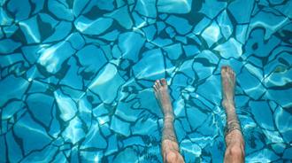 contagio hongos piscina