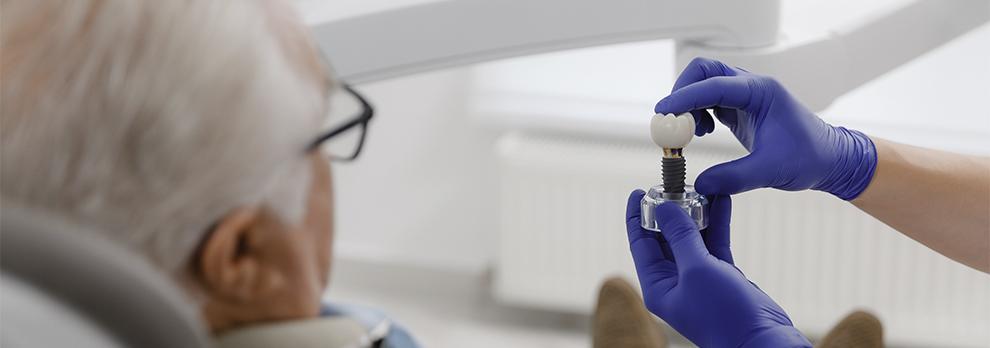 paciente tratamiento implantología dental