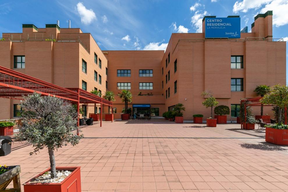 Fachada de la Residencia y Centro de Día La Moraleja