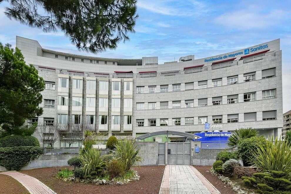 Fachada de la Residencia y Centro de día Pinar del Rey