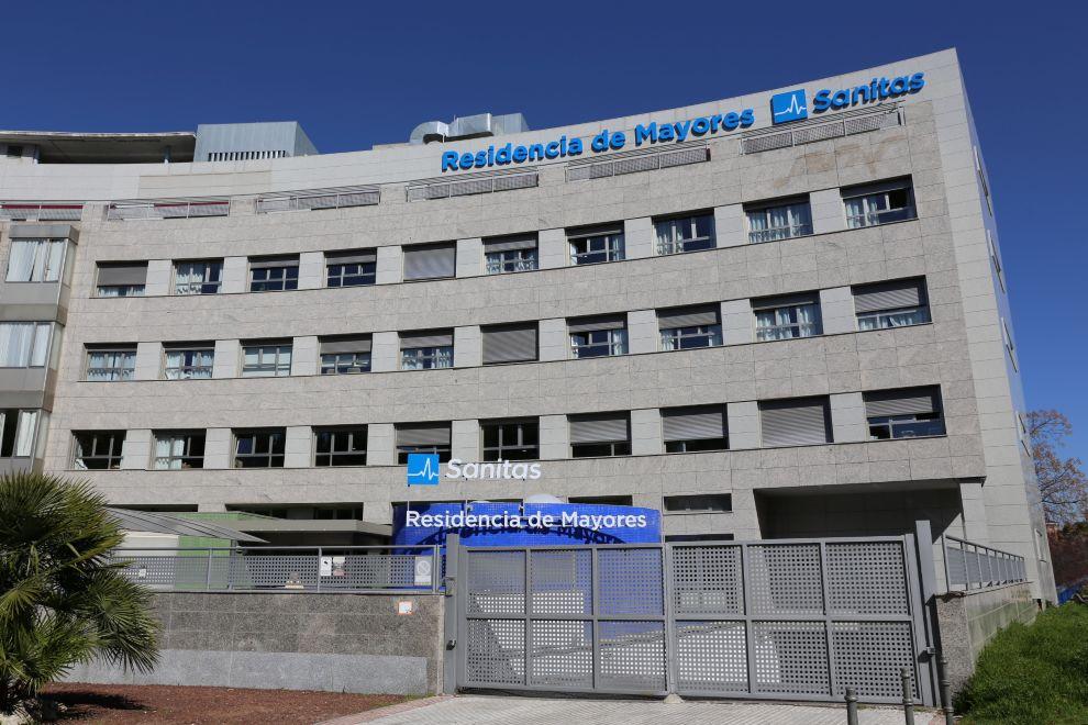 Fachada residencia y centro de día Pinar del Rey