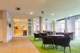 Entrada Residencia de mayores A Coruña