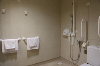 Residencia de mayores Consell de Cent baño