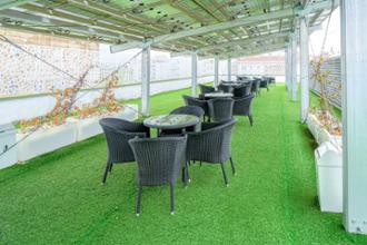 Residencia de mayores Girona terraza