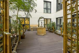 Patio Residencia de mayores Jardines de Sabatini