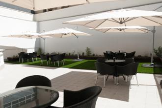 Terraza Residencia de mayores Jardines de Sabatini