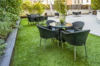 Terraza Residencia de mayores Jardines de Sabatini