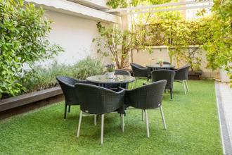 Terraza Residencia de mayores Jardines de Sabatini