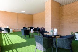 Terraza Residencia de mayores La Florida