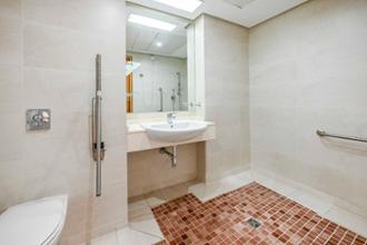 Baño residencia y centro de día Pinar del Rey