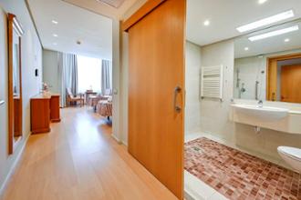 Habitación doble baño residencia y centro de día Pinar del Rey