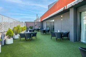 Sanitas Residencia y Centro de día Provença terraza