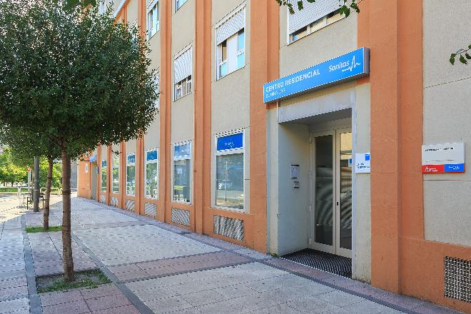 fachada residencia mayores el mirador