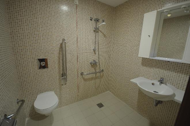 baño residencia mayores el palmeral