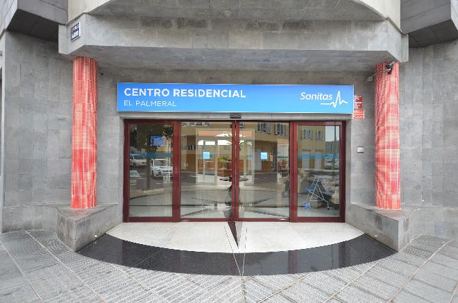 entrada residencia mayores el palmeral