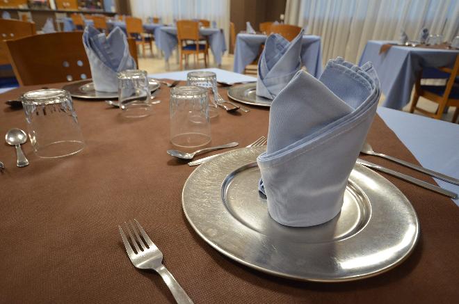 mesa comedor residencia mayores el palmeral