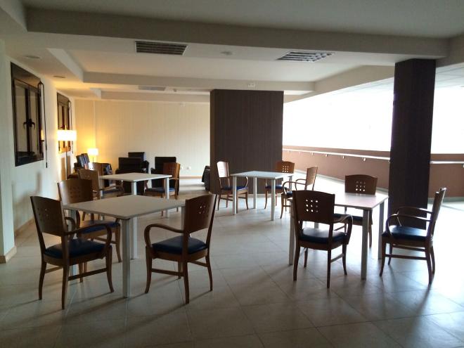porche residencia mayores el palmeral