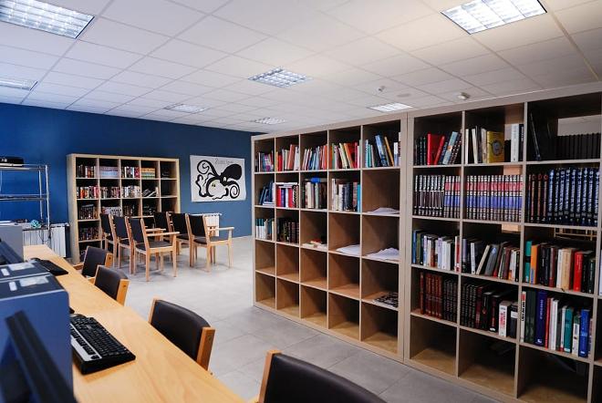 residencia mayores guadarrama biblioteca