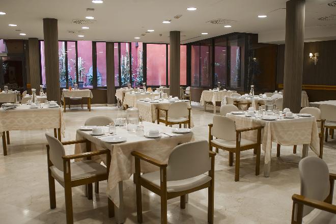 comedor residencia mayores sagrada familia