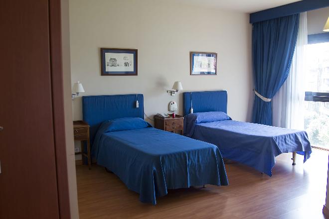 habitacion doble residencia mayores sagrada familia