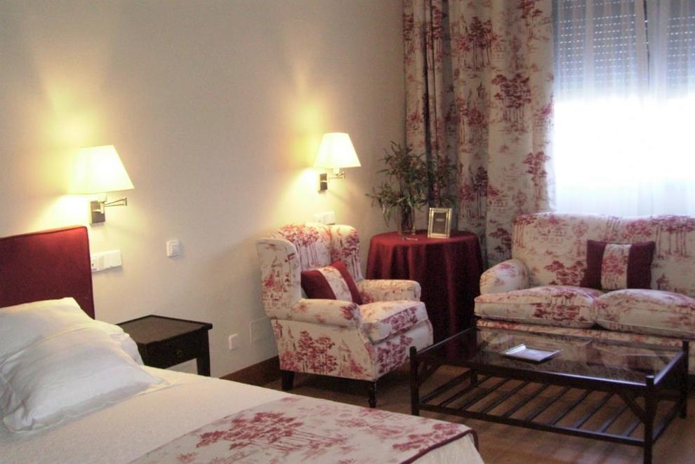 habitación individual residencia de mayores mirasierra