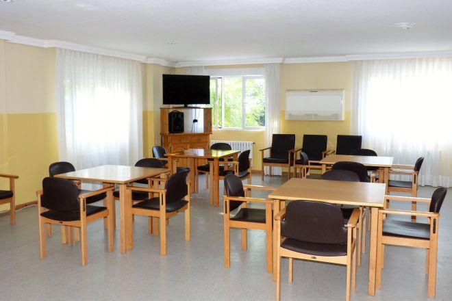 salón tv residencia mayores almenara