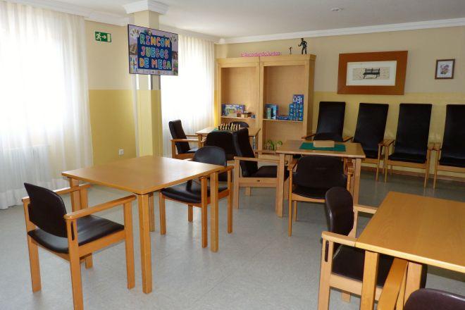zona de juegos residencia mayores almenara