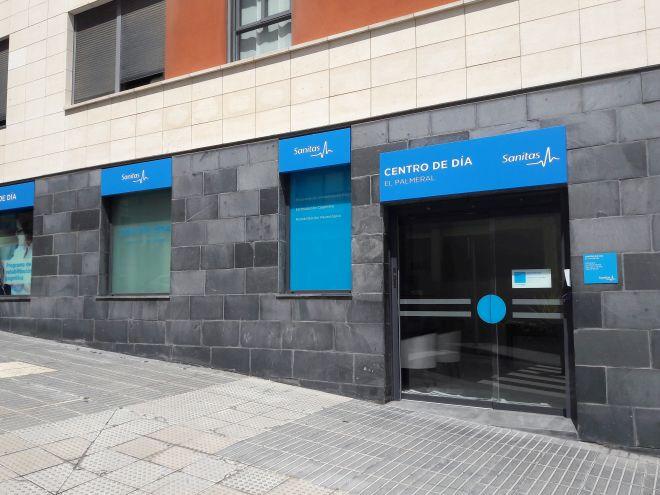 sanitas las palmas telefono