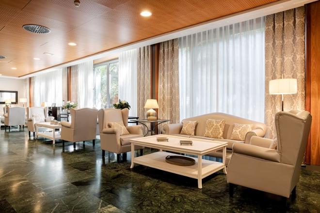 sala residencia mayores mirasierra