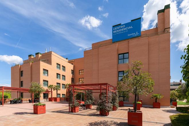 fachada residencia mayores la moraleja