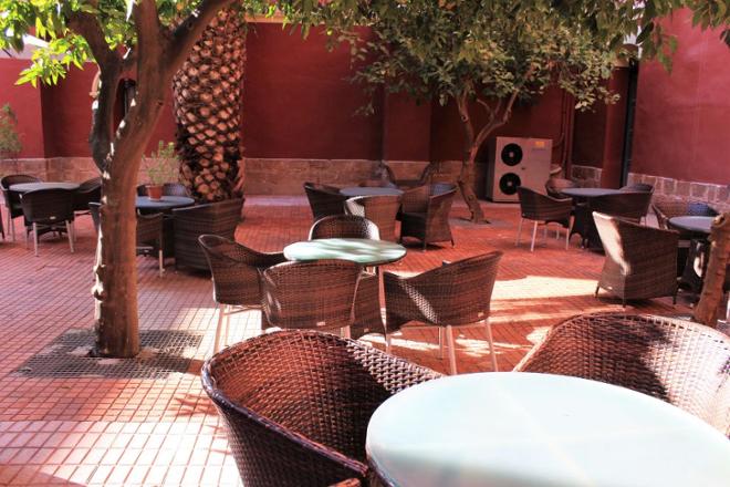 patio residencia mayores linares