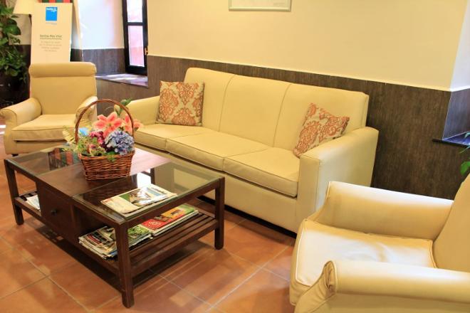 sala residencia mayores linares