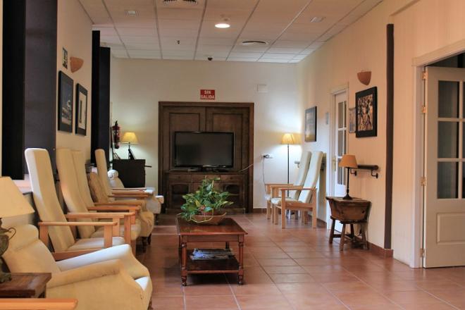 sala residencia mayores linares
