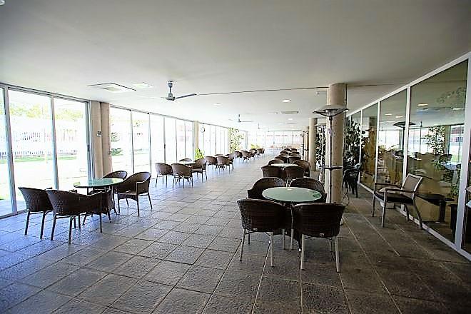 terraza residencia mayores mevefares