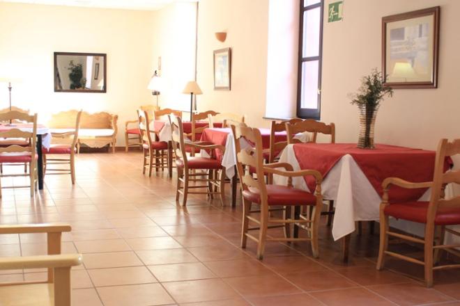 pasillo residencia mayores linares