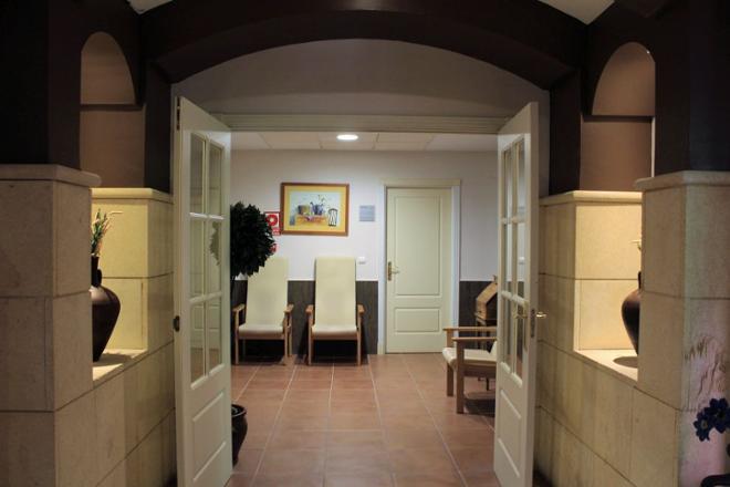 pasillo residencia mayores linares