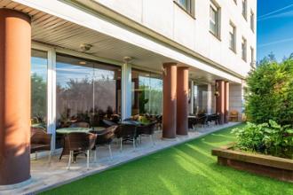 jardin terraza residencia barakaldo sanitas